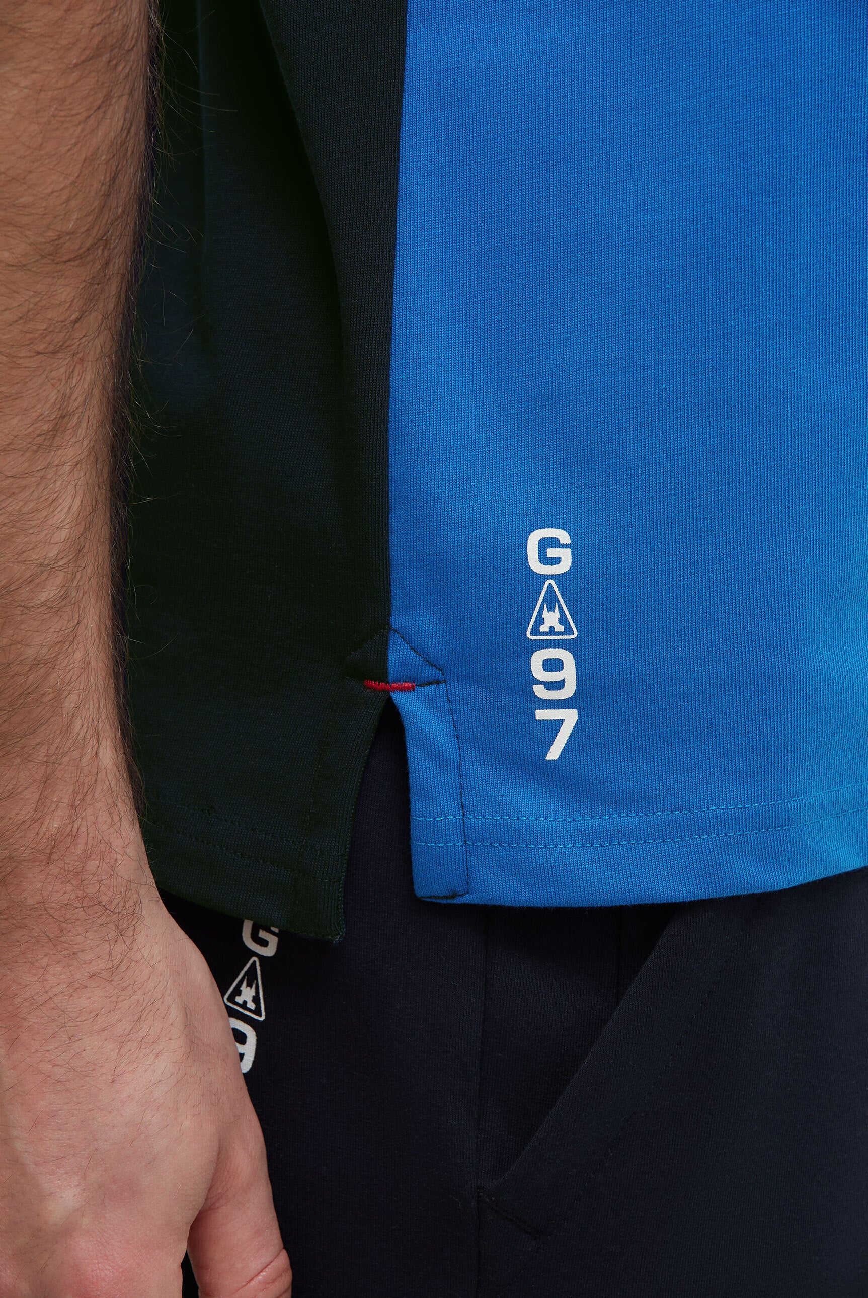 Poloshirt met cut-sew colour-blocking