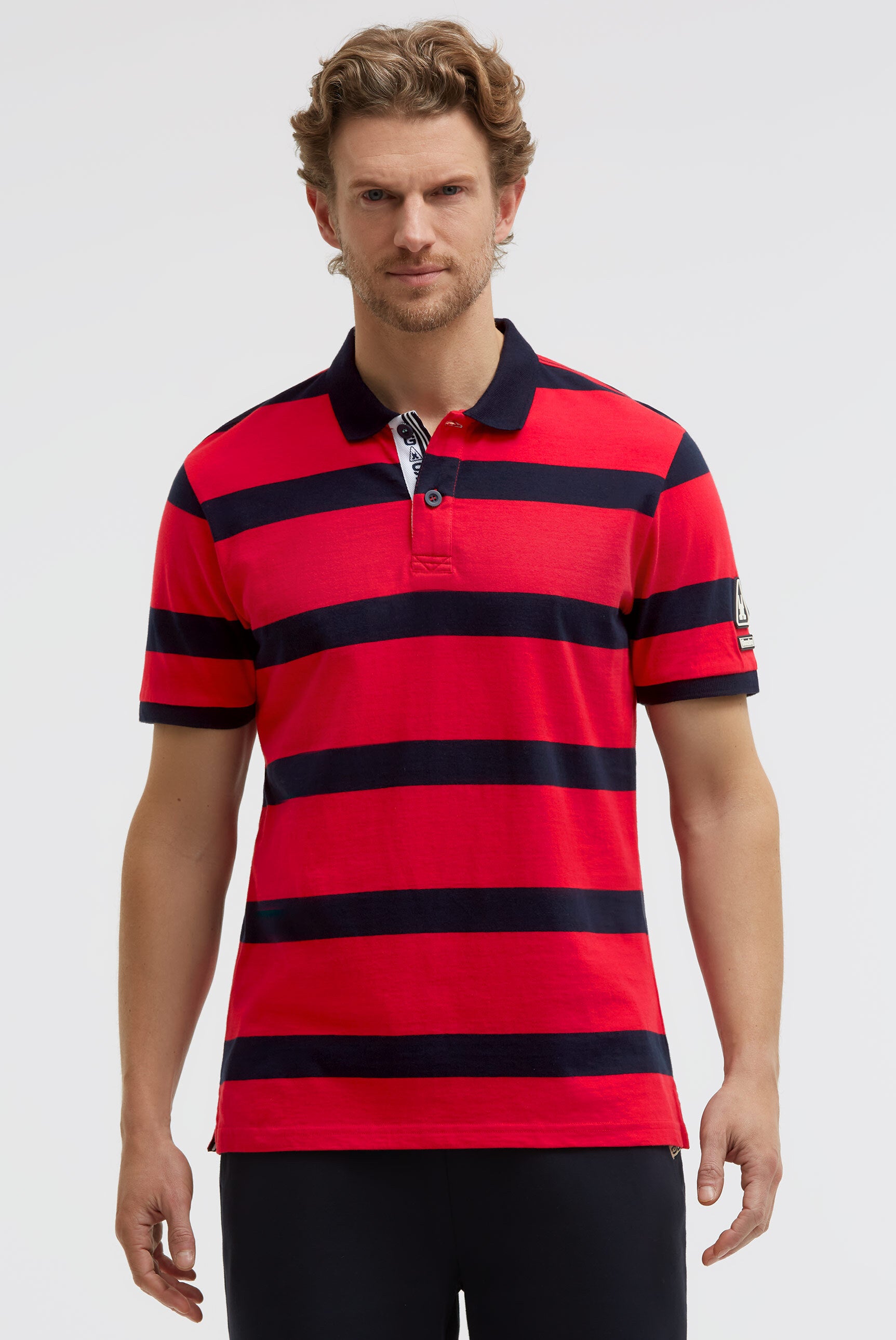 Kurzarmpolo mit Streifen-Design und Patches core red