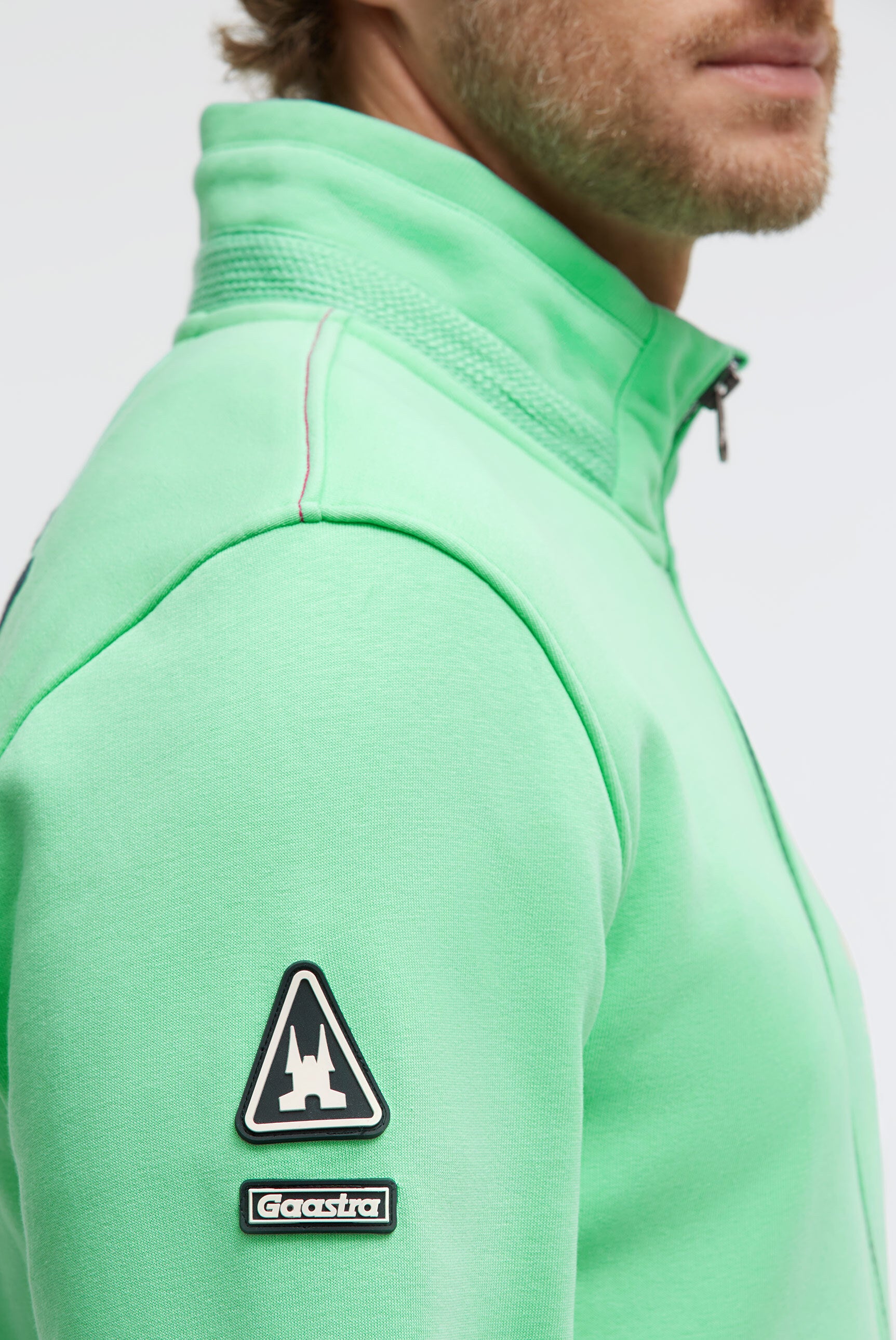 Sweatjacke mit Artworks und tonigen Tapes reef green