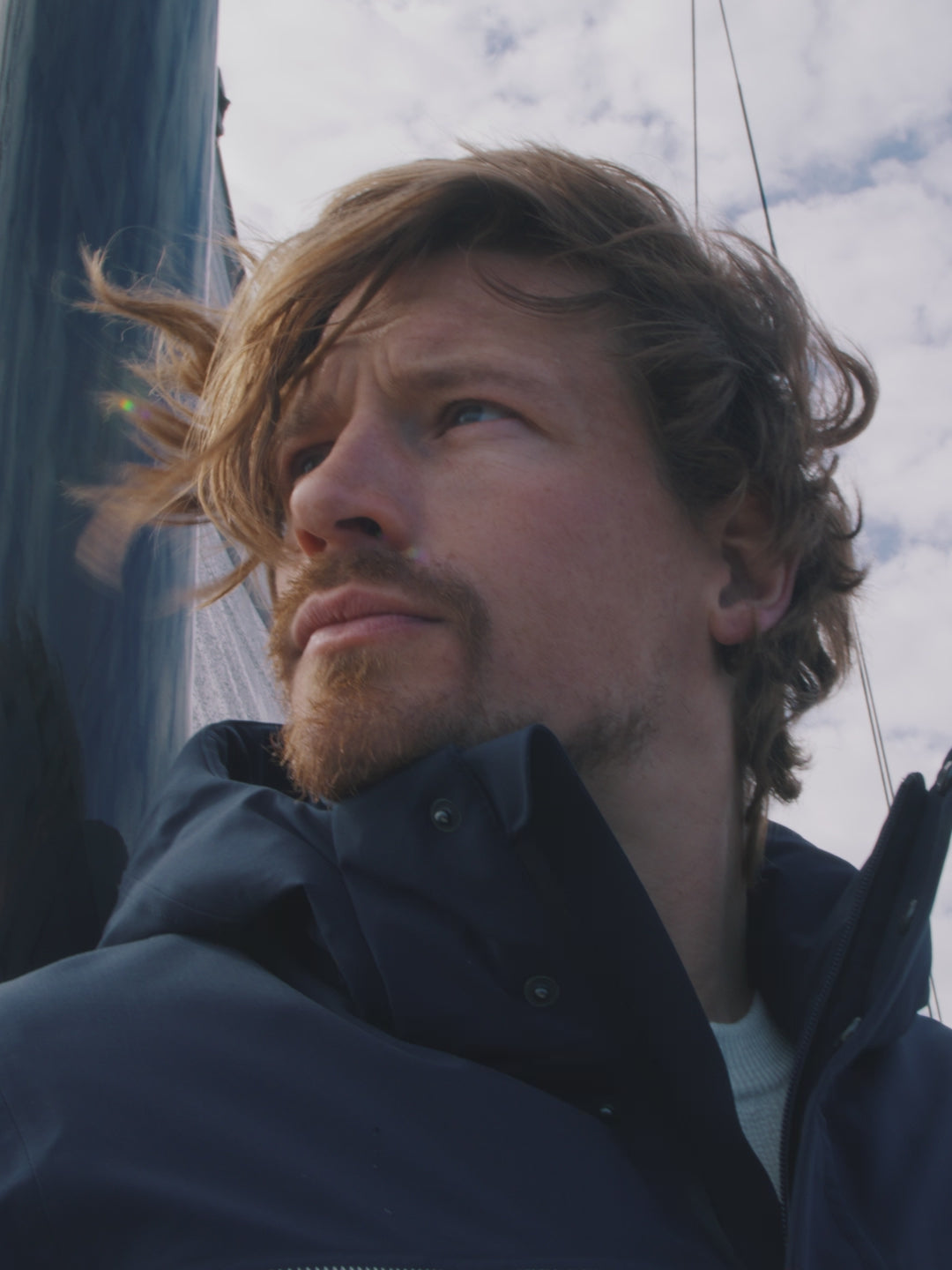 Video laden: Functionele jas met capuchon en colour blocking blue whale